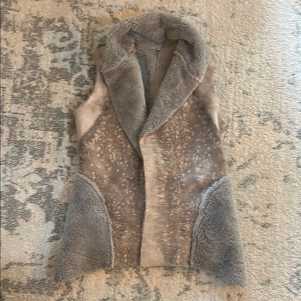 Tempo Paris Gray Shearling Vest Cozy Winter Layer